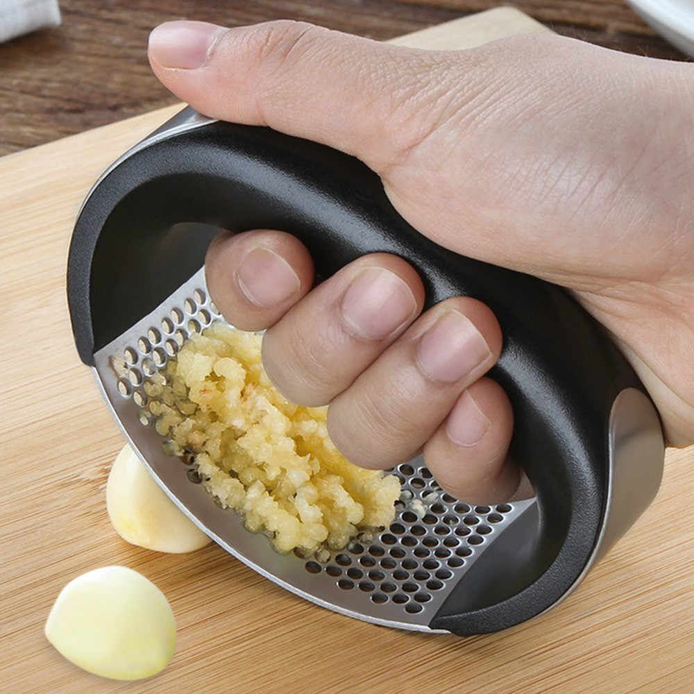 Manual Garlic Press Stainless Steel Handheld Ginger Garlic Curve Mincer Chopping (Random Color) - Image 3