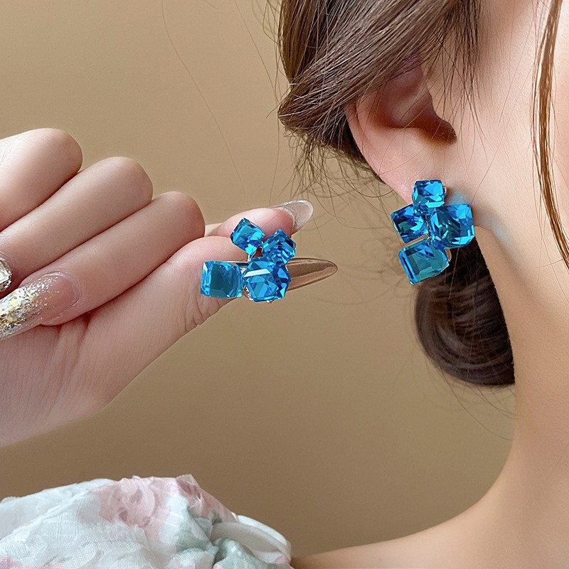 PJX-121 Crystal Sparkling Korean Earrings – Elegant Shine, Premium Style & Stunning Feminine Charm - Image 4