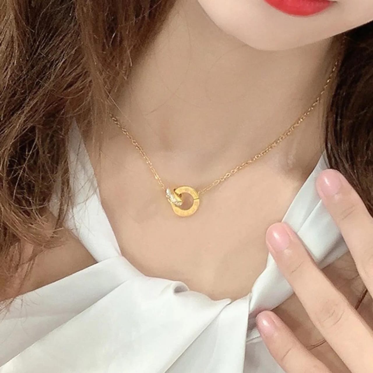 QCT-175 Roman Circle Stainless Steel Necklace – Elegant Jewellery, Stylish Accessory for Women - Image 4