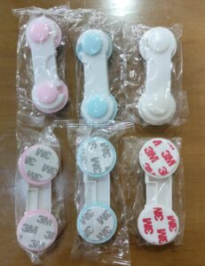 1 Pc – Children Kid Drawer Lock Baby safe Angle Sliding Door Plastic Child safety locks products ( random color )