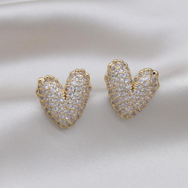 Zircon Heart Stud Earrings – Trendy Korean Fashion Jewelry for Girls & Women - Image 2