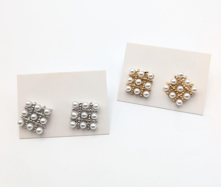 Pearl Square Korean Earrings – Elegant Women’s Fashion Jewelry in Silver and Golden Colors PJT-106 - Image 3